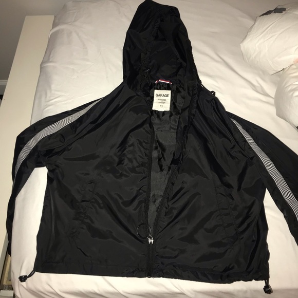 garage windbreaker